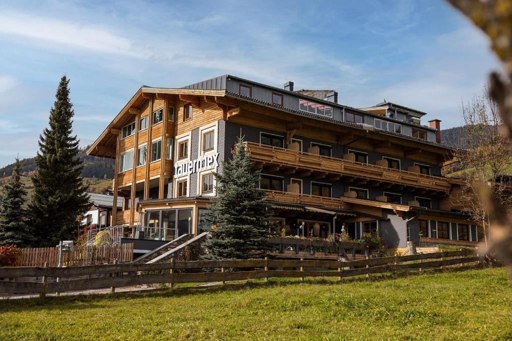 Hotel . Wirtshaus Tauernhex Piesendorf Zewnętrze zdjęcie